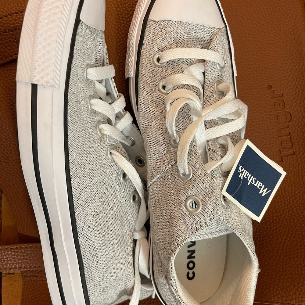 Converse size 10